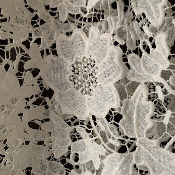 Vero Moda Lace Top - Picture 2 of 3